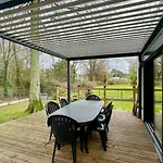 Comfortable With Heated Swimming Pool And Jacuzzi Open Year Round