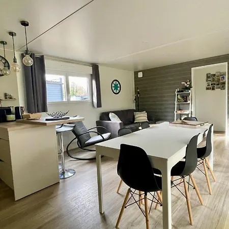 Gasthuis Comfortable With Heated Swimming Pool And Jacuzzi Open Year Round Les Mathes