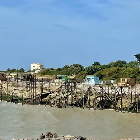 Comfortable With Heated Swimming Pool And Jacuzzi Open Year Round Les Mathes