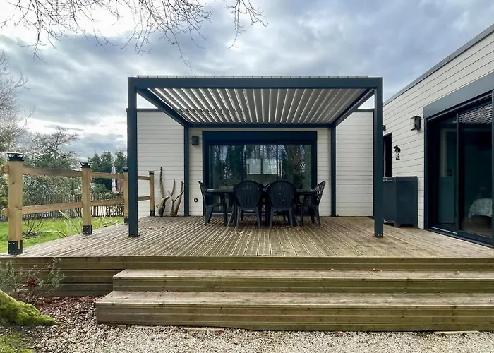 Comfortable With Heated Swimming Pool And Jacuzzi Open Year Round Guest house 3*