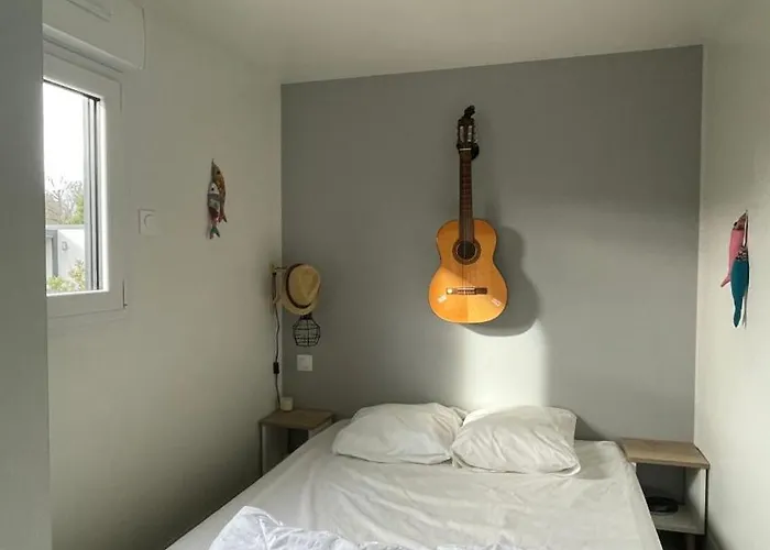 Casa de hóspedes Comfortable With Heated Swimming Pool And Jacuzzi Open Year Round 3*