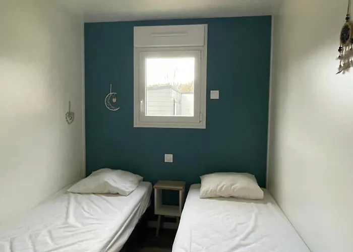 Comfortable With Heated Swimming Pool And Jacuzzi Open Year Round Les Mathes